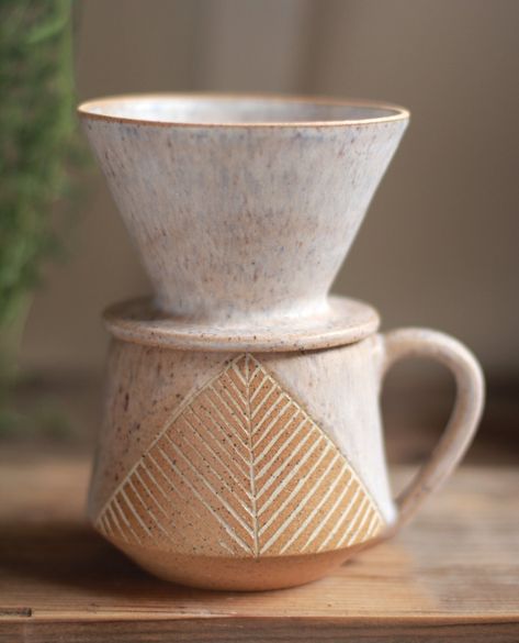 Coffee Pour Over Pottery, Pour Over Pottery, Ceramic Kitchenware, Coffee Drip, Keramik Design, Ceramics Ideas, Wheel Thrown Pottery, Pour Over Coffee, Pottery Cups