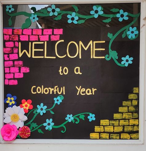 1st Day Of School Board Decoration, Welcome Board For Classroom, Welcome Back To School Bulletin Boards Preschool Classroom Themes, Kindergarten Welcome Board, 1st Day Of School Decorations, Welcome Back To School Chart, Welcome Back To School Posters, Welcome Chart For School, Welcome Back To School Decoration Ideas