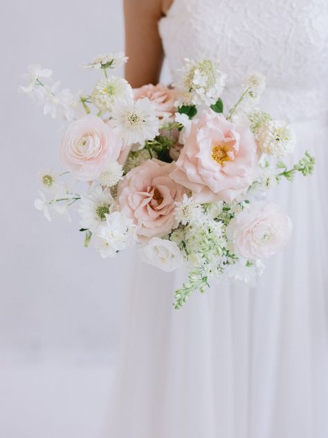 Blush Pink Wedding Flowers, Blush Bouquet Wedding, Pink Flower Arrangements, Wildflower Wedding Bouquet, Blush Bridal Bouquet, Bridal Bouquet Pink, Blush Bouquet, Blush Wedding Flowers, Wedding Bouquets Bride