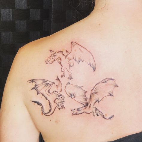 Hungarian Horntail Tattoo, Hungarian Horntail, Smaug Dragon, Dragon Tattoo, Art Galleries, Flash Tattoo, Tattoos And Piercings, I Tattoo, Tatting