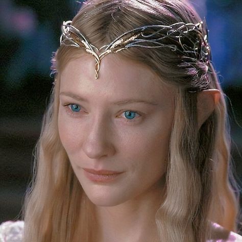 Galadriel Lotr, Galadriel Cosplay, Elvish Hairstyles, Lady Galadriel, Elf Crown, قلادات متدلية, Ring Icon, Legolas, Cate Blanchett