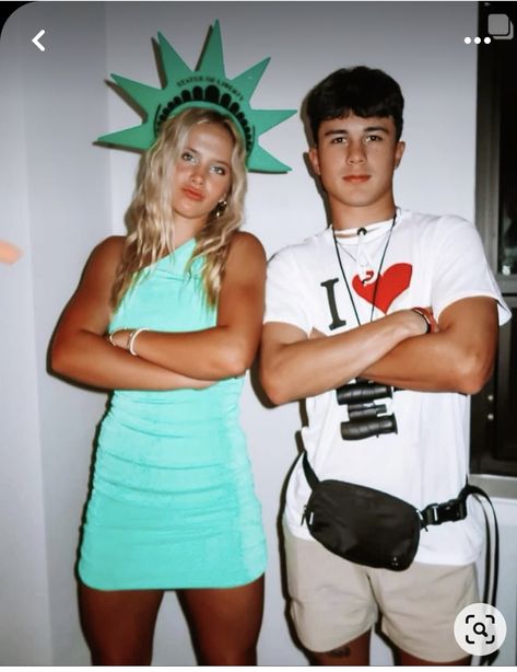 Duos Dress Up, Halloween Couple's Costume, Cute And Simple Couple Halloween Costumes, Couple Duo Halloween Costumes, Couple Costumes Trendy, Couples Dynamic Duo Costume, Iconic Duos Disney, Lady Liberty Halloween Costume, Dynamic Duo Party