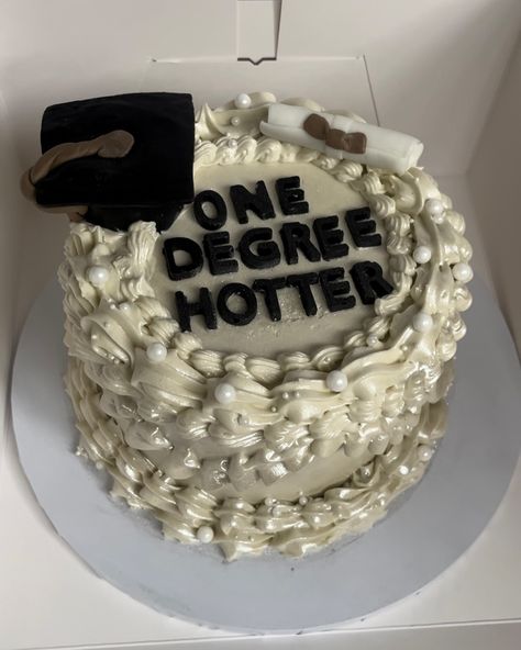 One Degree Hotter🎓 Congrats Grad #cake #cakedecorating #cake #cakedesign #cakeart #cakedecorator#cakecakecake #foodphotography #foodstagram #dessert #buttercream #homemade #smallbusiness #london #londoncakes #graduation #grad #graduationcake One Degree Hotter Cake, Congrats Grad Cake, One Degree Hotter, College Graduation Cakes, Law School Graduation Party, College Grad Party, Grad Cake, Law School Graduation, Grad Ideas