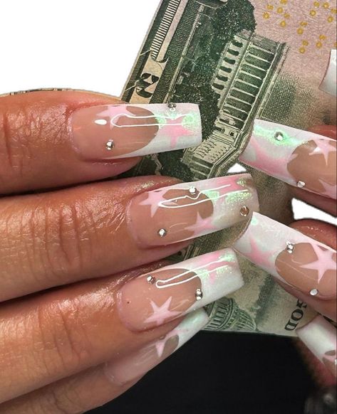 Square Nails With Stars, Cali Nails, Acrylic Nails Nude, Girly Acrylic Nails, Y2k Nails, Classy Acrylic Nails, Acrylic Nails Coffin Short, Short Acrylic Nails Designs, Acrylic Nails Coffin