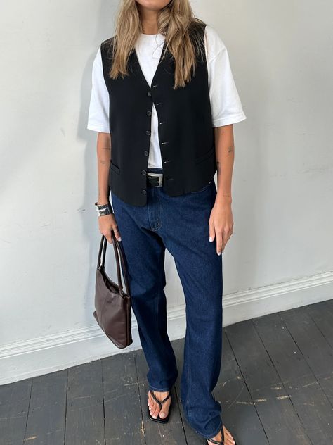 Black Waistcoat Outfit Women, Black Waistcoat Outfit, Waistcoat Outfit Women, Vest Outfit Women, Waistcoat Outfit, Denim Waistcoat, Waistcoat Woman, Black Waistcoat, Vest Outfits