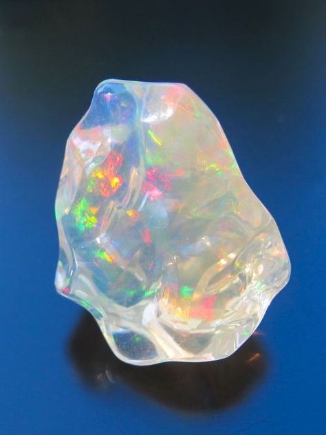 Mexican Fire Opal Mexican Fire Opal, Geology Rocks, Pretty Rocks, Beautiful Rocks, Mineral Stone, Minerals And Gemstones, Rocks And Gems, Gems And Minerals, Crystal Gems