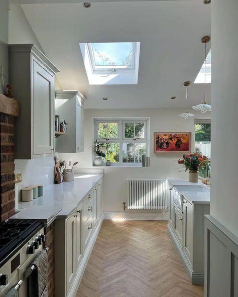 Renovating A 1900'S Victorian Villa 5 Side Return Extension Victorian Kitchen Ideas, Victorian House Galley Kitchen, Edwardian Kitchen Extension, Small Victorian Terrace Kitchen, Victorian Kitchen Remodel, Victorian Terrace Kitchen, 1900s House, Victorian Kitchens, Victorian Home Renovation