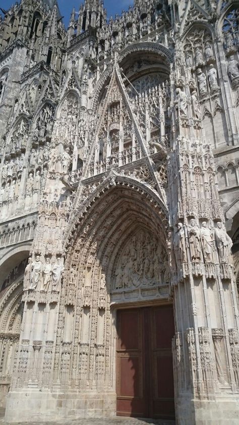 Gothic Architecture Features, Rouen Cathedral, Reims Cathedral, Medieval Door, Architecture Photography Buildings, Photography Buildings, Perspective Drawing Architecture, Cathedral Architecture, Historical Artwork