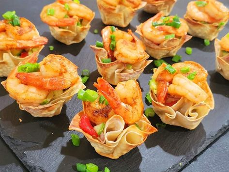 Shrimp wonton cups - Simple Tasty Eating Shrimp Cups, Shrimp Wonton, Thai Shrimp, Wonton Cups, Mashed Avocado, How To Cook Shrimp, Appetizer Snacks, Food Styling, Seafood Recipes