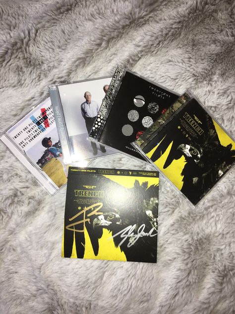 I made the rab one myself Twenty One Pilots Cd, Jodi Core, Twenty One Pilots Art, Cd Aesthetic, Twenty One Pilots Aesthetic, Pilots Art, Cd Collection, Tyler And Josh, Happy Boy