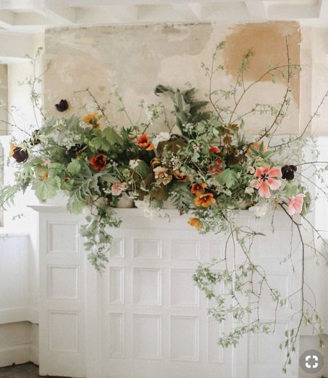 Flowers And Greenery, Flower Installation, Peach Flowers, Deco Floral, Fireplace Mantel, Arte Floral, Design Floral, Flower Shop, Flower Crown