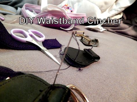 The Beautiful Extras: DIY waistband cincher in 3 easy steps Diy Pants, Waist Cincher, Pair Of Pants, Easy Step, Diy Inspiration, Easy Diy, Fashion Tips