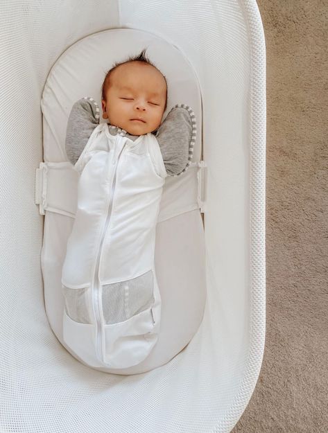 My Surprising Experience With SNOO! | PLUS Tips & Tricks • Tiffanie Anne Blog Snoo Bassinet, Swaddling Techniques, Smart Bed, Baby Bassinet, Sleeping Through The Night, Sleep Training, Blog Themes, Sleep Sacks, Take A Shower