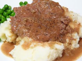 Fantastic Family Favorites: Swiss Steak. This was very good, I made the stove top version. I added sliced sweet onion to this. So yummy & easy! Lime Jello Salads, Swiss Steak Recipes, Crockpot Steak, Cube Steak Recipes, Swiss Steak, Brown Sugar Recipes, Cube Steak, Cream Of Mushroom Soup, Cream Of Mushroom