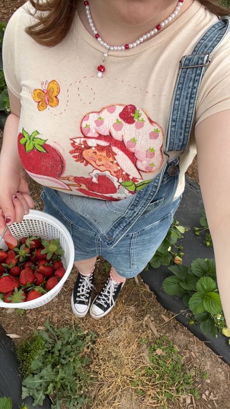 Strawberry Shortcake Outfits, Chica Cool, Really Cute Outfits, Cute Fits, Cute Casual Outfits, Everyday Outfits, Aesthetic Clothes, Strawberries, Pretty Outfits