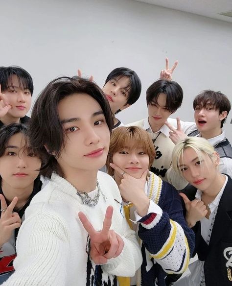 240406 Stray Kids Toy World Fan Connecting D1 Stray Kids Group Photoshoot Ot8, Skz Ot8 Photoshoot, Stray Kids Cute Group Pics, Stary Kids Group Pic, Stray Kids Ot8 Group Pic, Stray Kids Group Photoshoot, Straykids Group Photo Wallpaper, Stray Kids Group Pic 2024, Stray Kids Wallpaper Group Picture