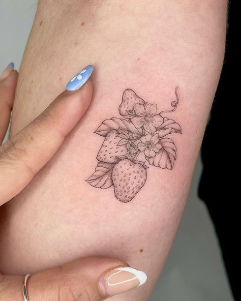 Fruit Sleeve Tattoo, Dried Flowers Tattoo, Strawberry Tattoo Black And White, Wild Strawberry Tattoo, Strawberry Flower Tattoo, Strawberry Plant Tattoo, Fruits Tattoo, Cottagecore Tattoo, Blackberry Tattoo