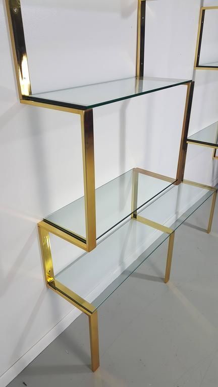 Innovative Wall Shelving Style Decoration Ideas Brass Etagere, Shoe Store Design, Store Shelves Design, Glass Wall Shelves, Shelves Design, Retail Store Interior Design, Wall Shelving, Store Design Boutique, Retail Store Interior