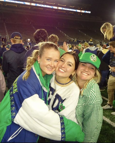 Notre Dame Tailgate Outfit, Notre Dame Game Day Outfit, Notre Dame Aesthetic, Notre Dame Game Day, College Football Outfits, Gameday Fits, Go Irish, College Gameday, Tulane University