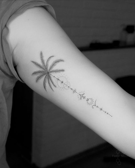 Geometric Tattoo Tree, Palm Tattoo, Florida Tattoos, Latest Tattoo Design, Tiny Wrist Tattoos, Palm Tattoos, Tattoo Instagram, Tree Tattoo Designs, Cross Tattoo Designs