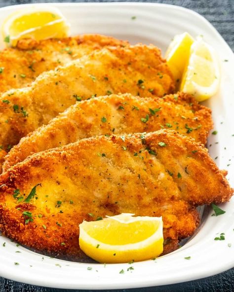 Crispy Chicken Schnitzel, Blackened Chicken Recipe, Breaded Chicken Cutlets, Schnitzel Recipes, Chicken Schnitzel, Blackened Chicken, German Potato Salad, Italian Chicken, Chicken Cutlets