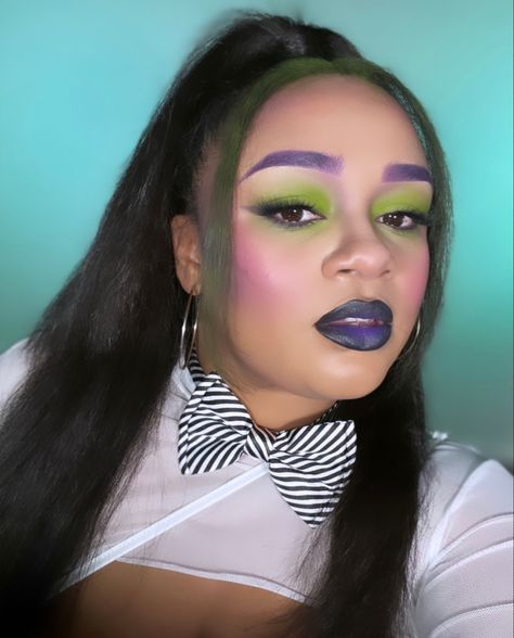 Beetlejuice Makeup Simple, Girl Beetlejuice Makeup, Beetle Juice Makeup Female, Beetlejuice Inspired Makeup, Glam Beetlejuice, Beetlejuice Makeup Glam, Beetle Juice Makeup, Halloween Makeuo, Beetlejuice Girl