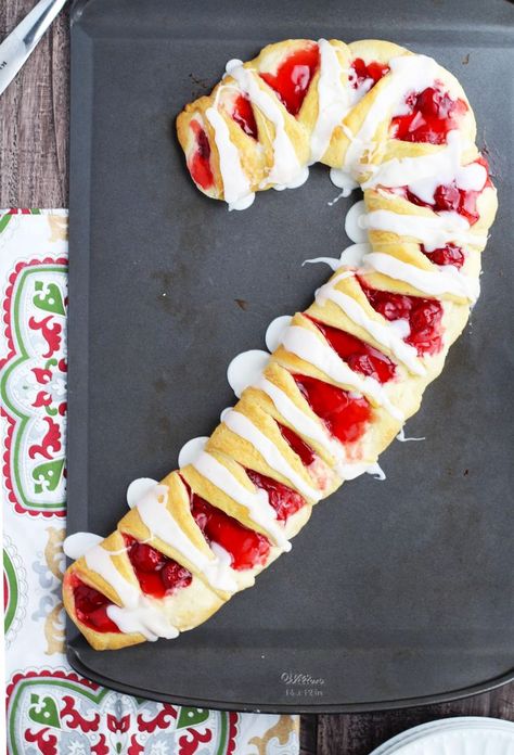 Crescent Roll Pastry, Breakfast Christmas, Christmas Breakfast Recipe, Breakfast Crescent Rolls, Christmas Morning Breakfast, Breakfast Party, Holiday Brunch, Breakfast Pastries, Crescent Roll