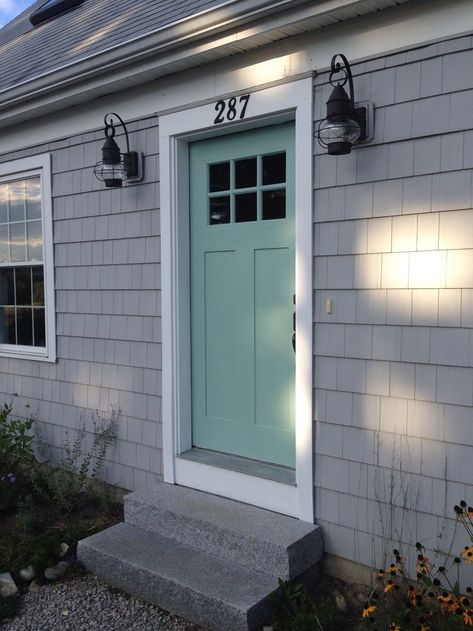 gray house with green door - Yahoo Image Search Results Gray House Door Color, Green Front Door Grey House, Gray House Green Door, Grey House Green Door, House Doors Colors, Mudroom Hallway, Green Front Door, Exterior Upgrades, House Columns