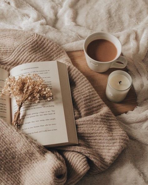 Aesthetic Cozy Pics, Cosy Brown Aesthetic, Cozy Books Aesthetic, Reading Vision Board Aesthetic, Book Asthetic Picture, Books Asethetic Pic, Cozy Kindle Aesthetic, Book Pictures Aesthetic, Autumn Reading Aesthetic