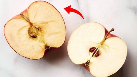 How to Keep Apples From Turning Brown How To Keep Apples From Browning, Keep Apples From Turning Brown, Apple Milkshake, Fall Caramel Apples, Fall Accent Pillows, Bacon Chili, Baked Cinnamon Apples, Apple Bread Recipe, Cranberry Bliss Bars