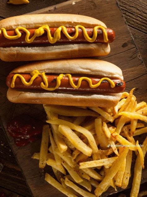 Food Collage, Burger Dogs, Hot Dog Cart, Hot Dog Recipes, Fruit Photography, Corn Dogs, Roast Beef, French Fries, Hot Dog Buns