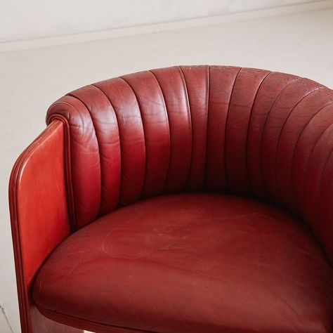 Leather Accent Chairs, Red Leather Chair, Leather Banquette, Luigi Massoni, Leather Accent Chair, Red Chair, Red Design, Banquette, Leather Chair