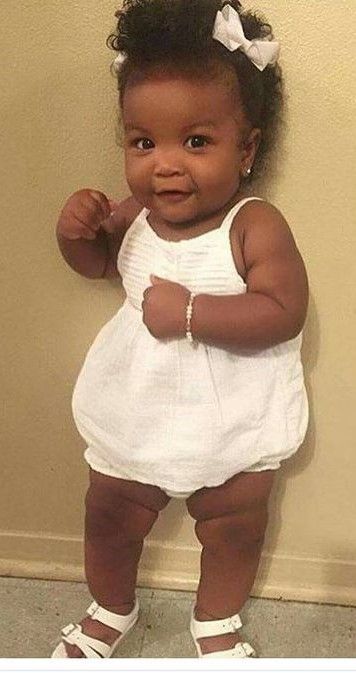 Baby Kostüm, Cute Black Babies, Beautiful Black Babies, Baby Faces, Cool Baby, Brown Babies, Kids Discover, Try Not To Laugh