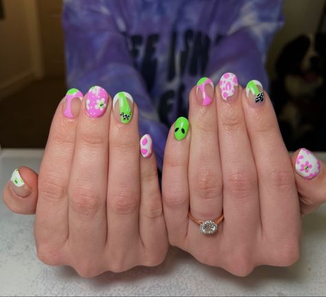 Cute Alien Nails, Rave Nails Short, Alien Nails Design, Ufo Nails, Alien Nail Art, Alien Nails, Nails Country, Rave Nails, Nails Bright