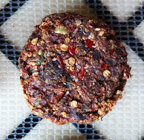 raw-vegan-burger Raw Vegan Burger Recipe, Raw Vegan Recipes Easy, Vegan Burger Recipe, Amanda Nicole, Raw Vegan Diet, Raw Recipes, Nicole Smith, Raw Foods, Vegan Burger