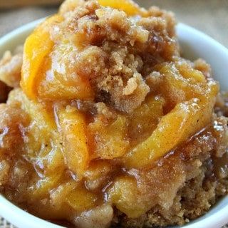 Back Pr Fresh Peach Crisp, Crockpot Peach Cobbler, Peach Crisp Recipe, Peach Dessert, Peach Dessert Recipes, Peach Crisp, Peach Recipes, Peach Desserts, Peach Cobbler Recipe