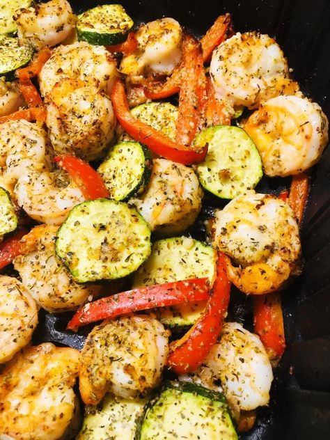 Zucchini And Peppers, Air Fryer Shrimp, Shrimp Zucchini, Asparagus Recipes Baked, Keto Shrimp, Shrimp Recipes Healthy, Air Fryer Oven Recipes, Airfryer Recipes, Air Fry Recipes