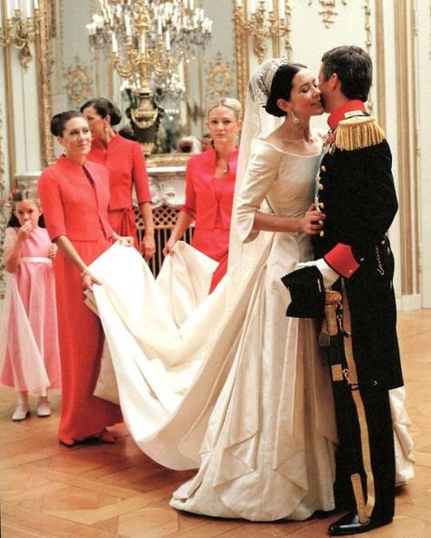 Europe Royal Families Denmark Wedding, Kroonprinses Mary, Pictures Of Princesses, Royal Marriage, Royal Families Of Europe, Denmark Royal Family, Prince Frederik Of Denmark, Princess Mary Of Denmark, Princess Marie Of Denmark