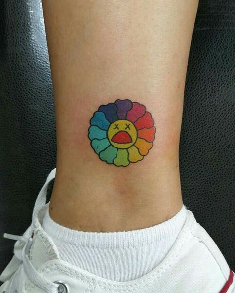 Kaws Flower Tattoo, Takashi Murakami Flower Tattoo, Murakami Flower Tattoo, Hand Tattoos Cute, Tat Sketches, Murakami Tattoo, Kaws Flower, Takashi Murakami Flower, Cute Simple Tattoos