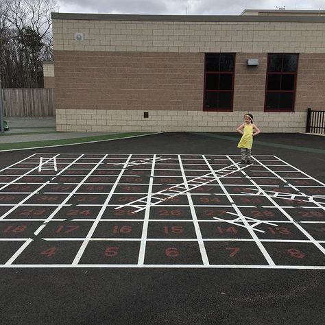 A new school a few towns over painted a life-sized chutes and ladders! And someone was working with integers with chalk. Yay for integers… Life Size Chutes And Ladders, Shoots And Ladders, Chutes And Ladders, Scaffolding, New School, Teaching Math, Life Size, Chalk, Science