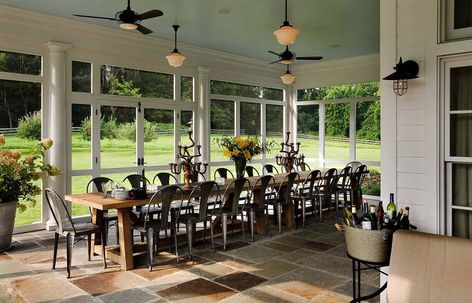 30 Delightful And Intimate Three-Season Screened Porch Ideas Sunroom Dining, Traditional Porch, Porch Design Ideas, Screened Porches, Porch Addition, Blue Ceilings, Sunroom Designs, Sunroom Ideas, Real Estat