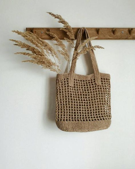 Bags Shoot, Crochet Jute, French Market Bag, Jute Tote Bag, Bags Patterns, Tote Bag Beach, Jute Tote Bags, Jute Totes, Crochet Market Bag