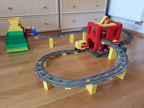 Lego Duplo Train, Lego Track, Easy Lego Creations, Lego Diy, Lego Activities, Vintage Lego, Kids Toys For Boys, Lego Craft, Lego Creative