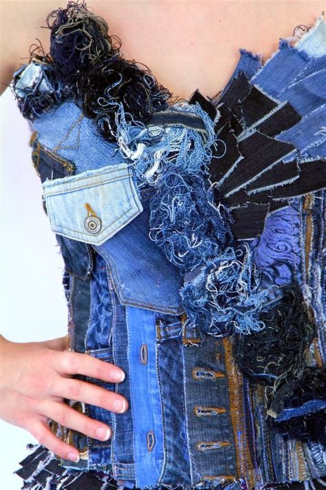 Vestiti In Jeans, Jeans Recycling, Ropa Upcycling, Denim Jean Dress, Denim Art, Denim Outfits, Denim Inspiration, Altered Couture, Denim Ideas