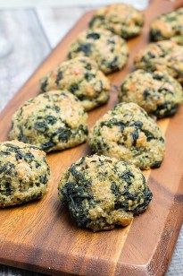 Spinach Balls Appetizer, Spinach Appetizers, Spinach Recipes Healthy, Spinach Balls, Appetizer Dishes, Kinds Of Cheese, Appetizers Easy Finger Food, Best Appetizer, Best Appetizer Recipes