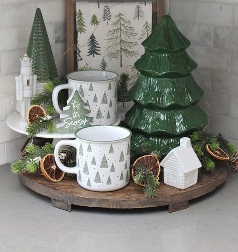 Seasonal Kitchen Decor, Christmas Mug Display Ideas, Green Theme Christmas Decor, Pine Tree Christmas Decor, Christmas Decor Tray, Green And White Christmas Decor, Green Christmas Decor, Kitchen Christmas Decorations, Kitchen Christmas Decor