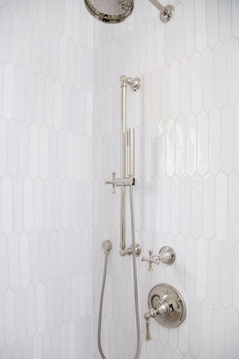 Shower Picket Tile, Shower With Picket Tile, Picket Tile Backsplash Bathroom, Picket Wall Tile Bathroom, Picket Fence Shower Tile, White Shower Tiles Ideas, Picket Bathroom Tile, Picket Tiles Bathroom, Picket Tile Shower Wall Ideas