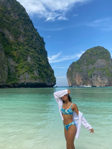 Backpacking Outfits Asia, Krabi Outfit Ideas, Vietnam Photo Ideas, South East Asia Travel Outfits, Bangkok Thailand Outfit Ideas, Thailand Picture Ideas, Outfits For Thailand Vacation, Southeast Asia Outfits, Phuket Photo Ideas