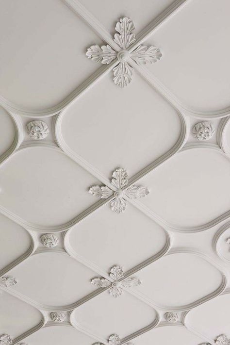 Wadia Associates, American Country House, Plaster Ceiling Design, Pop Design For Roof, Luxury Ceiling Design, Cornice Design, Pop False Ceiling Design, Pop Ceiling Design, House Ceiling Design