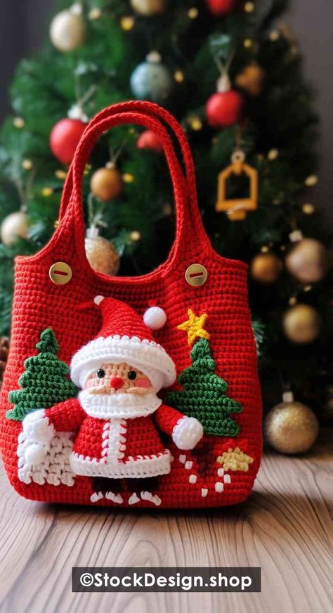 Christmas Purse, Prompts Ideas, Christmas Amigurumi, Crochet Dragon Pattern, Disney Crochet Patterns, Crochet Christmas Ornaments Free, Crochet Ornament Patterns, Crochet Slipper Pattern, Crochet Carpet